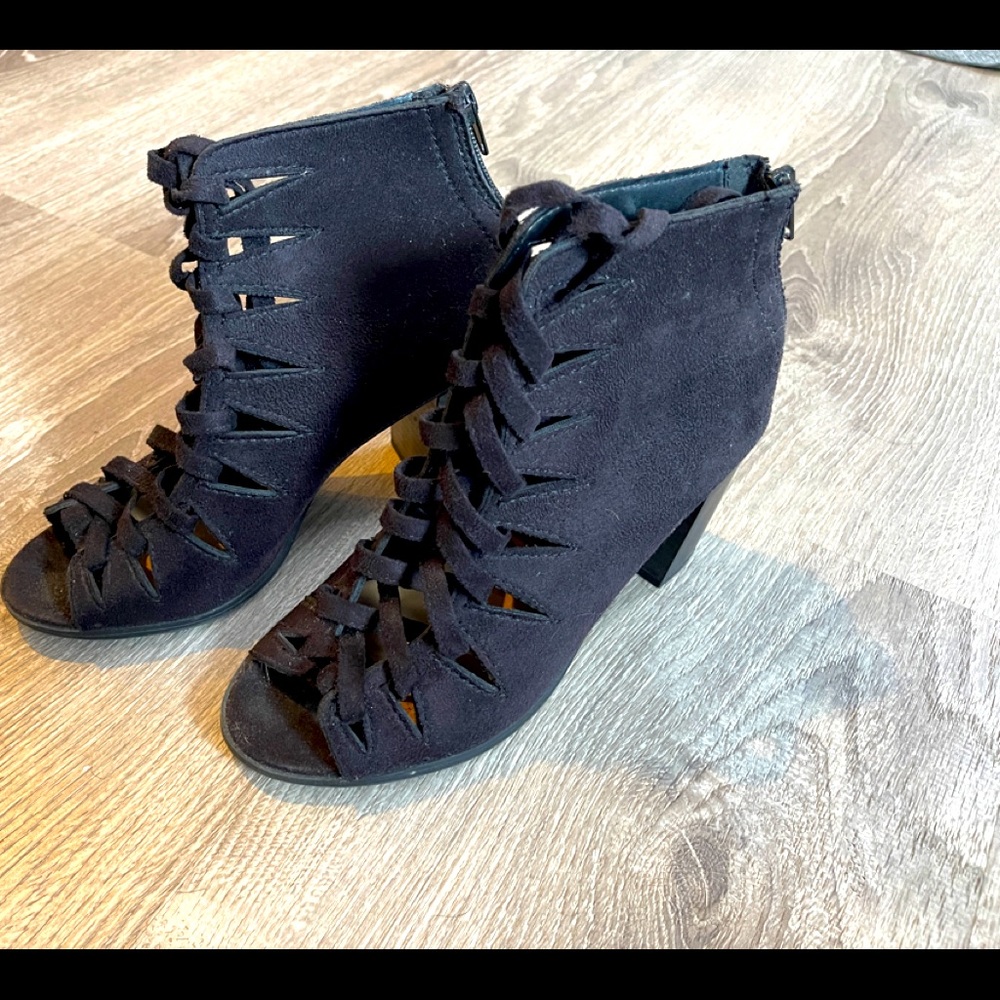 Black open toe heel sandal size 7